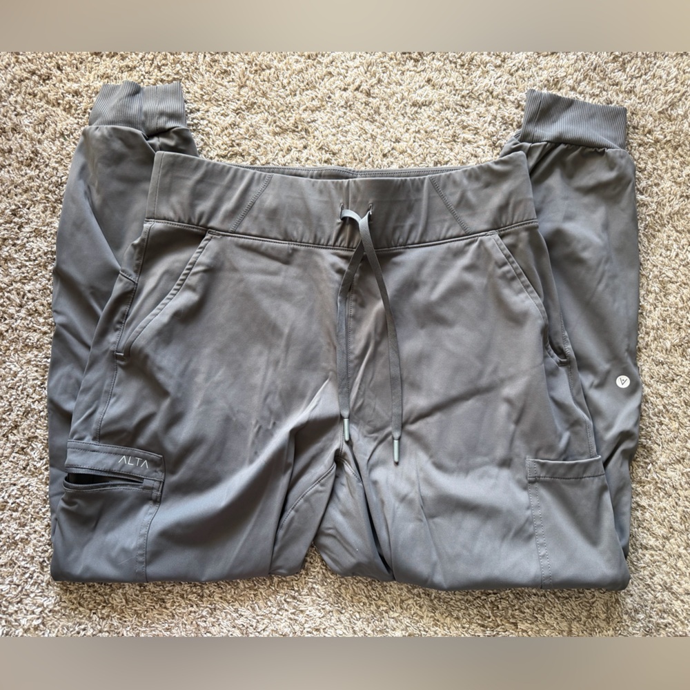 Women’s Alta Brand Scrub joggers